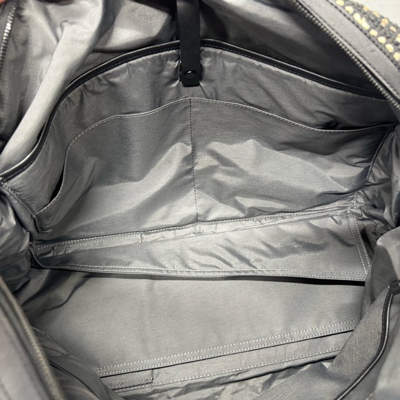 Away Black & White Women Bag Carry On 16 inches - Picture 13 of 14